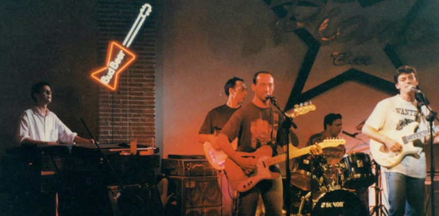 Avec (trabajando con) Los Monglis